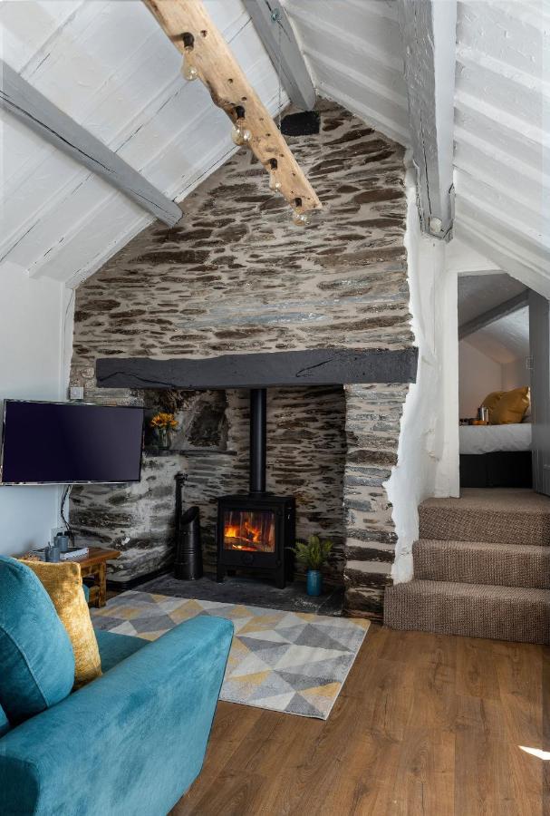 Farmhouse & Cottage At Geufron Farm - Dog Friendly Bryn-crug Exterior photo