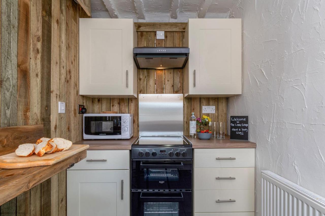 Farmhouse & Cottage At Geufron Farm - Dog Friendly Bryn-crug Exterior photo
