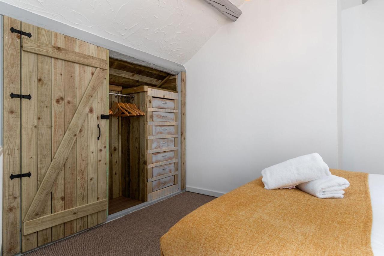 Farmhouse & Cottage At Geufron Farm - Dog Friendly Bryn-crug Exterior photo